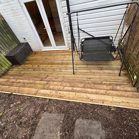 Cosy Brighouse 3 Bed House-Great For Contractors Apartment Bagian luar foto